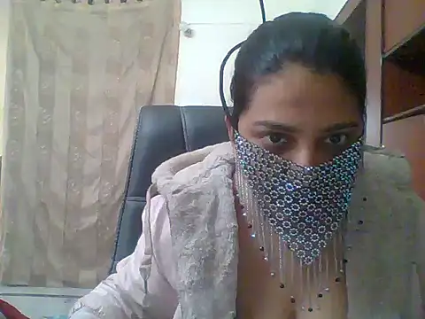 kamayanisingh24 online show from 25, 1, 2025