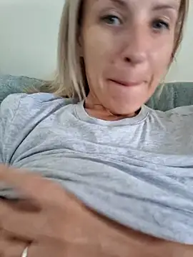 YourJuliena online show from 20, 2, 2025