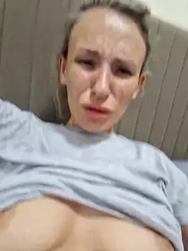 YourJuliena online show from 20, 2, 2025