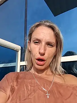 YourJuliena online show from 23, 2, 2025