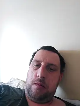 Snapshot of HE-M123 chatting on 6, 3, 2025 HE-M123 online show from 6, 3, 2025