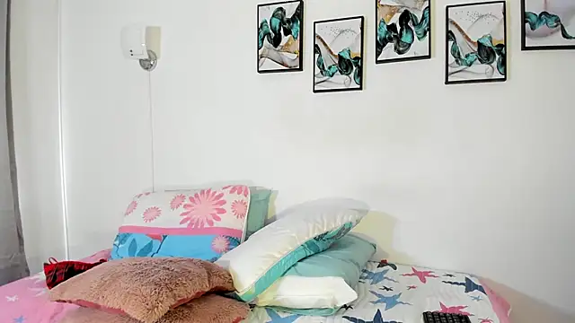 Maia W10 online show from 8, 2, 2025