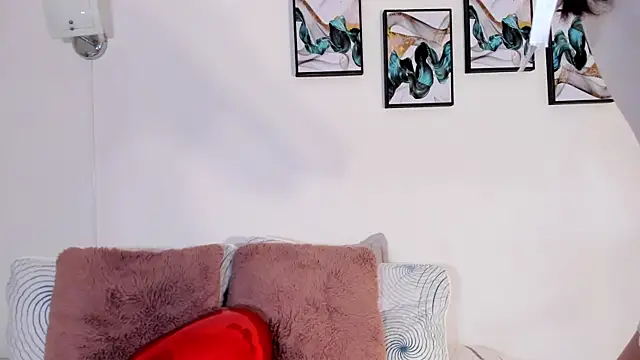 Maia W10 online show from 12, 3, 2025