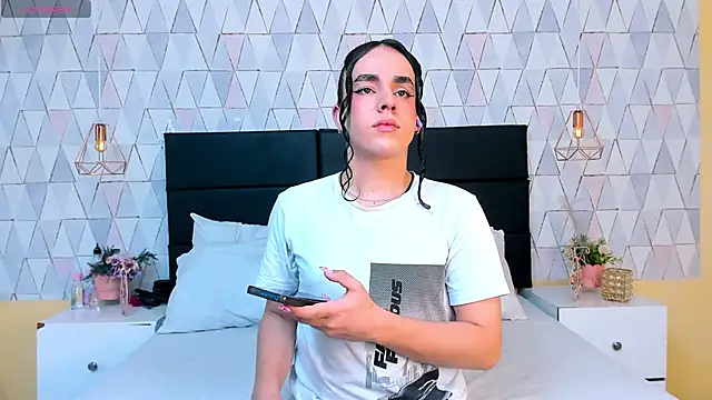 JustinePerry online show from 10, 4, 2026