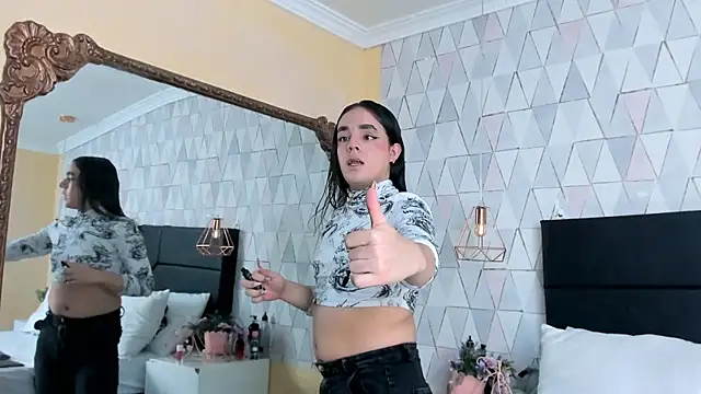 JustinePerry online show from 12, 4, 2026