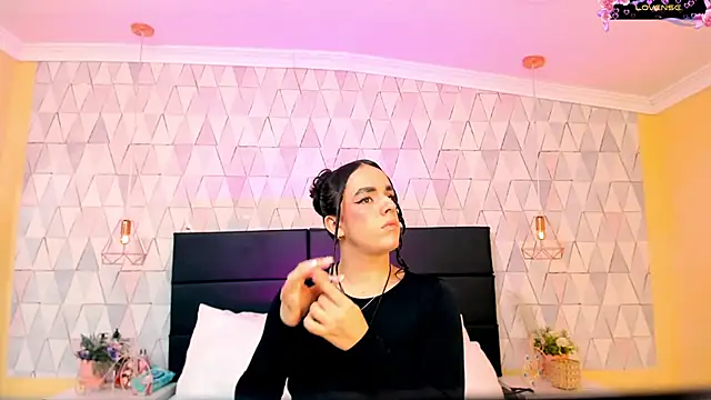 JustinePerry online show from 14, 4, 2026