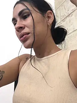 hotroommates online show from 20, 11, 2025