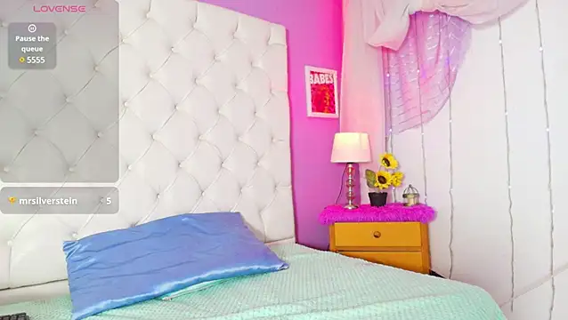 Trixiroy online show from 28, 1, 2025