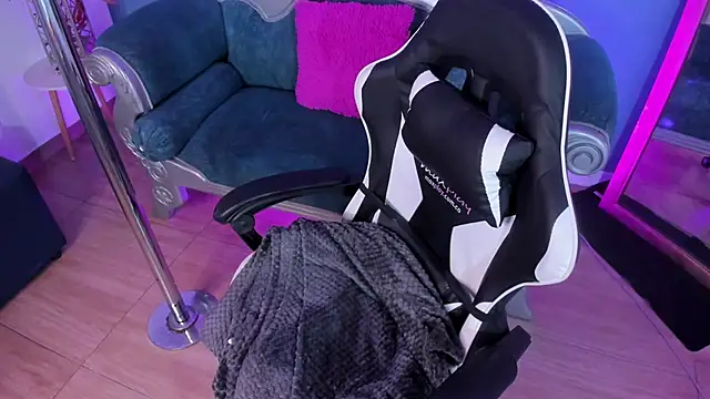 Snapshot of Red_star8 chatting on 9, 11, 2025 Red star8 online show from 9, 11, 2025