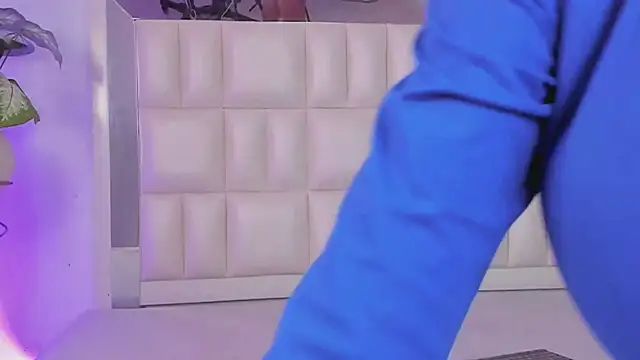 Alhana pulido online show from 22, 1, 2025