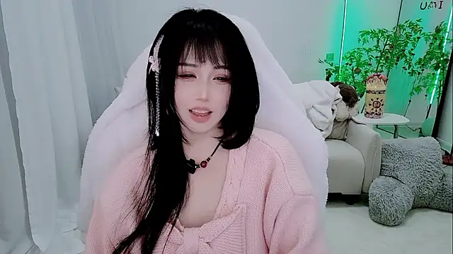 Snapshot of Vaness-a chatting on 4, 2, 2026 Vaness-a online show from 4, 2, 2026