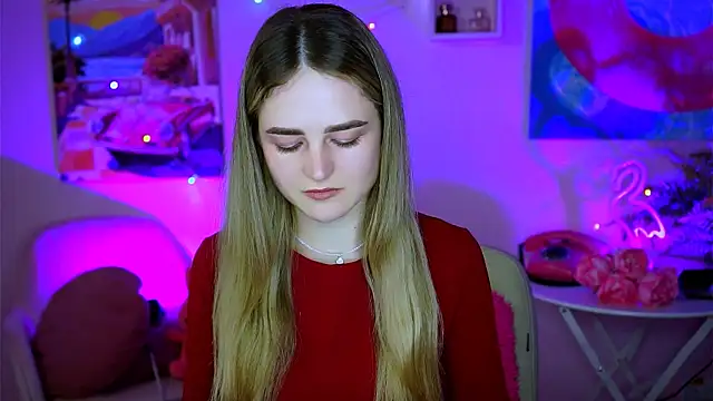 Snapshot of DeboraLarson chatting on 14, 2, 2025 DeboraLarson online show from 14, 2, 2025