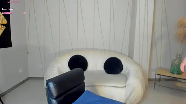 StacyWoods online show from 6, 3, 2025