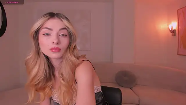 Snapshot of StacyWoods chatting on 10, 7, 2026 StacyWoods online show from 10, 7, 2026