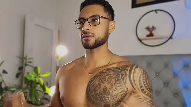 LiamGarcia1 online show from 16, 1, 2025