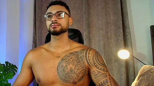 LiamGarcia1 online show from 9, 3, 2025