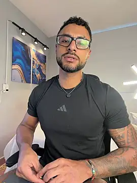 LiamGarcia1 online show from 23, 5, 2026