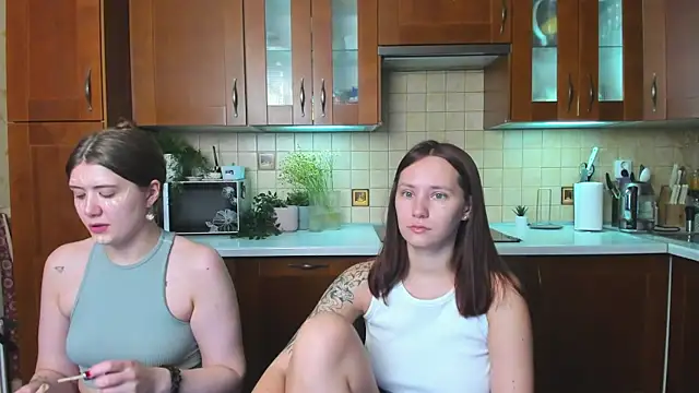 HotCaramellsTV online show from 19, 4, 2026
