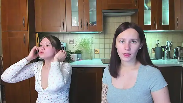 HotCaramellsTV online show from 25, 4, 2026