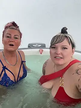 Snapshot of CurvyAngelina_Official chatting on 4, 10, 2025 CurvyAngelina Official online show from 4, 10, 2025