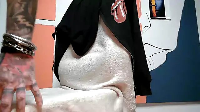 Snapshot of dani4334 chatting on 20, 1, 2025 dani4334 online show from 20, 1, 2025