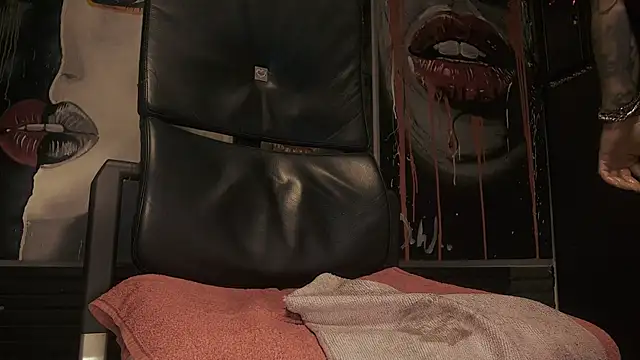 Snapshot of dani4334 chatting on 29, 9, 2025 dani4334 online show from 29, 9, 2025