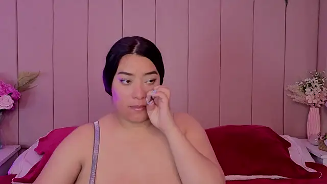 Snapshot of MollyBigBoobs12 chatting on 9, 2, 2026 MollyBigBoobs12 online show from 9, 2, 2026