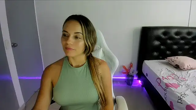 Sara lopez 28 online show from 4, 3, 2025