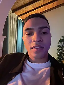 Thiago Santo  online show from 1, 1, 2025