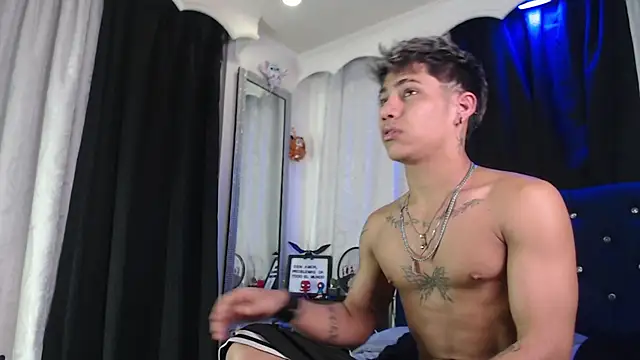 Sexys Boys Hot1 online show from 15, 7, 2026
