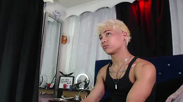Sexys Boys Hot1 online show from 17, 7, 2026
