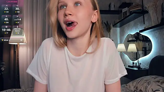 Snapshot of AnitaaClark chatting on 10, 9, 2025 AnitaaClark online show from 10, 9, 2025