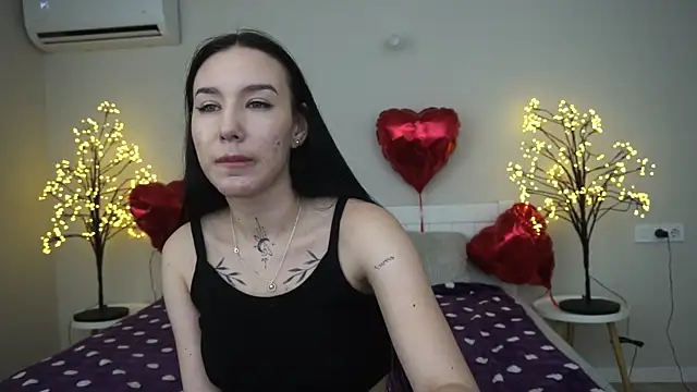 NikkiGoldSide online show from 3, 3, 2025