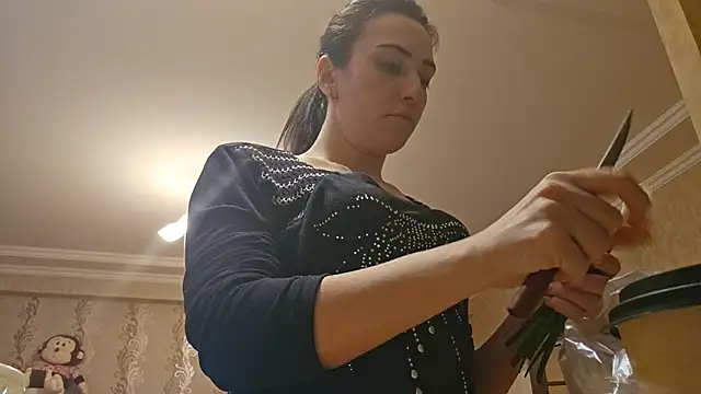 AlejandraDelaney online show from 10, 2, 2025