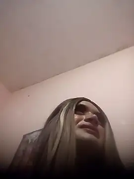 Snapshot of yovana13 chatting on 25, 10, 2025 yovana13 online show from 25, 10, 2025