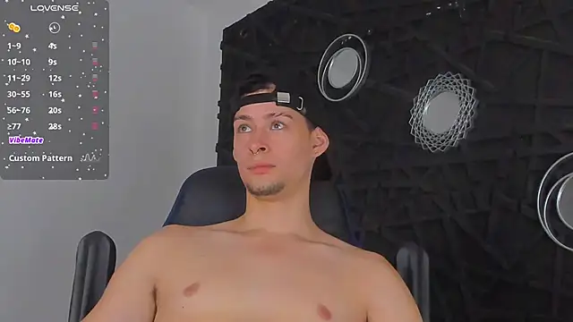 JadeSmiith  online show from 13, 1, 2025