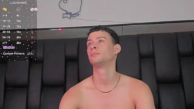 JadeSmiith  online show from 31, 1, 2025