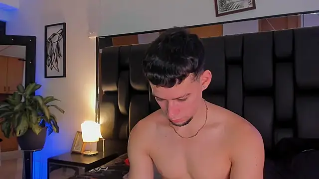 JadeSmiith  online show from 12, 9, 2025