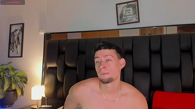 JadeSmiith  online show from 14, 10, 2025