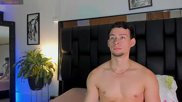 JadeSmiith  online show from 24, 11, 2025