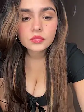 Sarasweet sex online show from 7, 6, 2026