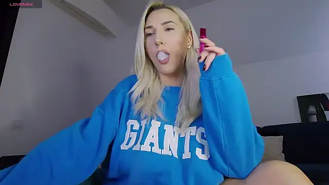 KhloeK online show from 6, 11, 2025