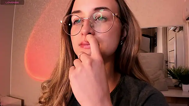 Tiffanyhunt online show from 29, 9, 2025