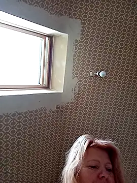 Snapshot of Lauri_scherri chatting on 12, 10, 2025 Lauri scherri online show from 12, 10, 2025