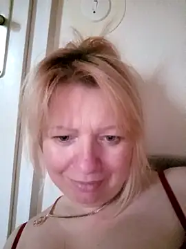 Snapshot of Lauri_scherri chatting on 28, 11, 2025 Lauri scherri online show from 28, 11, 2025