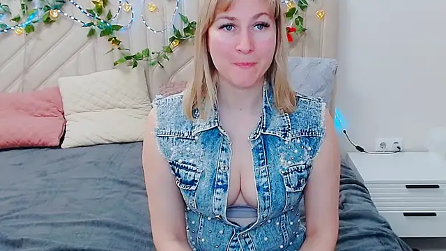 Snapshot of Incredible_Ariela chatting on 24, 3, 2026 Incredible Ariela online show from 24, 3, 2026