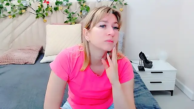 Snapshot of Incredible_Ariela chatting on 1, 4, 2026 Incredible Ariela online show from 1, 4, 2026