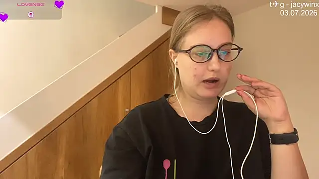 JacyWinslat online show from 3, 7, 2026