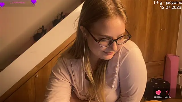 JacyWinslat online show from 12, 7, 2026