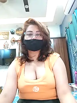 Cute-mona online show from 5, 10, 2025